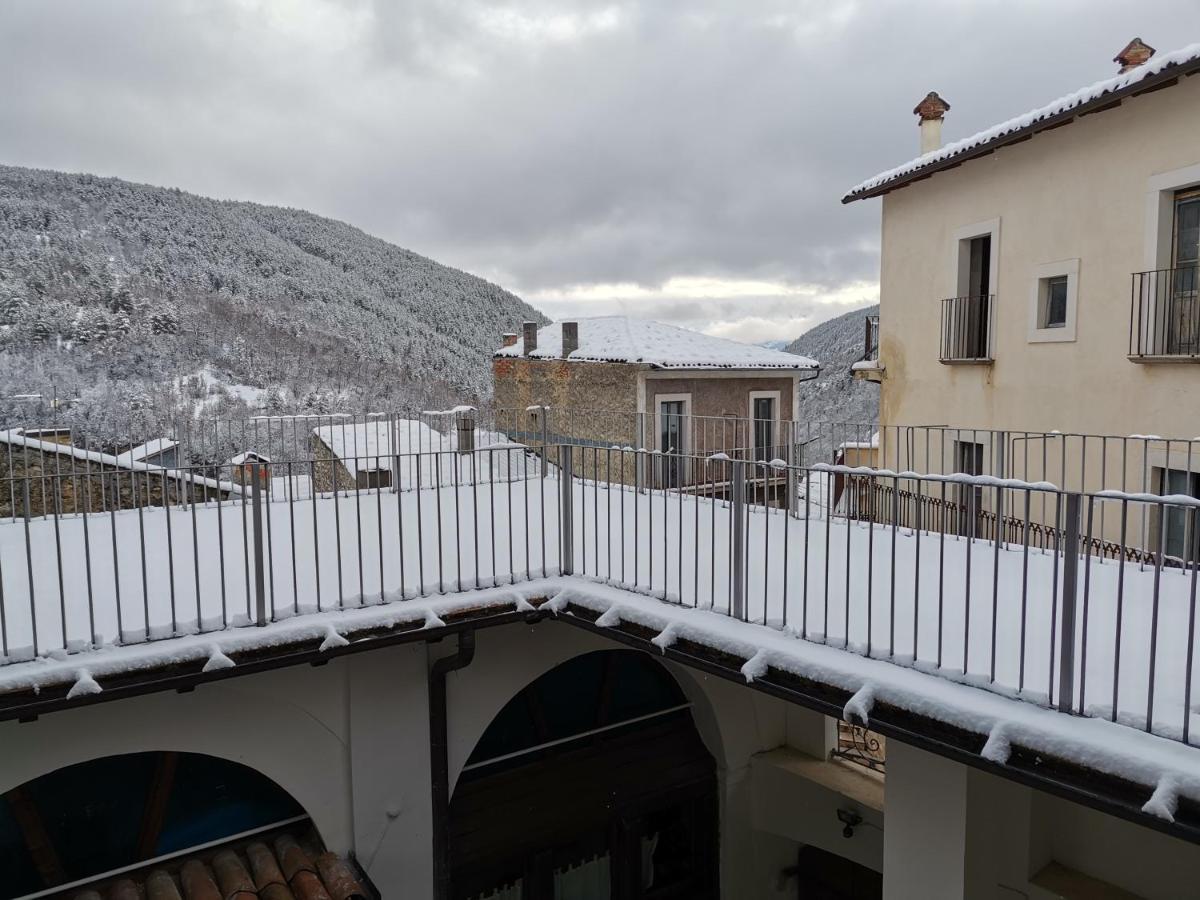 Piazzetta Del Forno Grazioso Bilocale Ad Assergi Dış mekan fotoğraf
